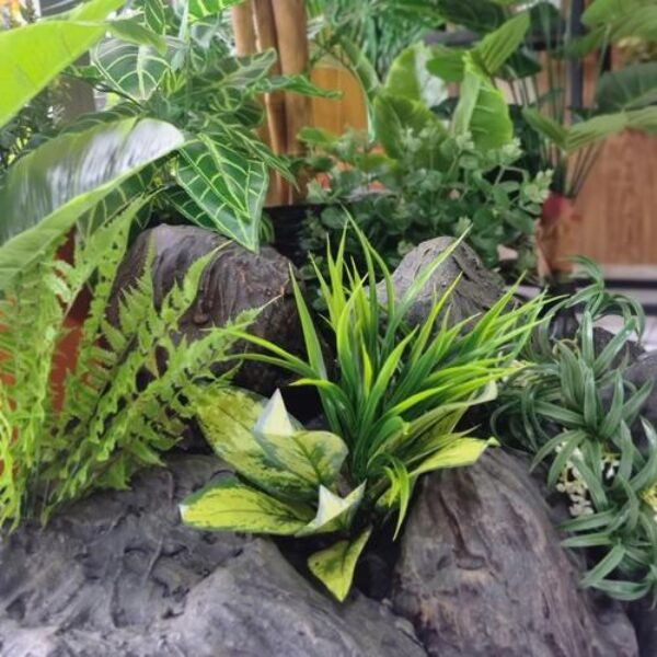 Jasa Dekorasi Vertical Garden Sintetis Tanaman Bunga Plastik