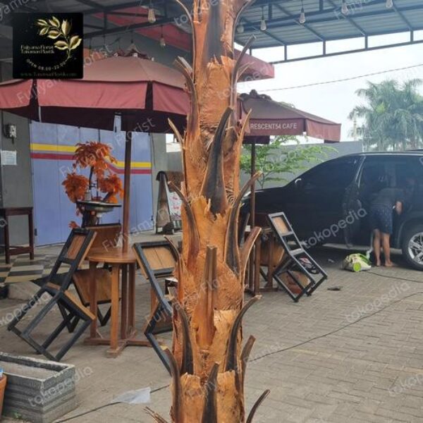 pohon palem artificial besar